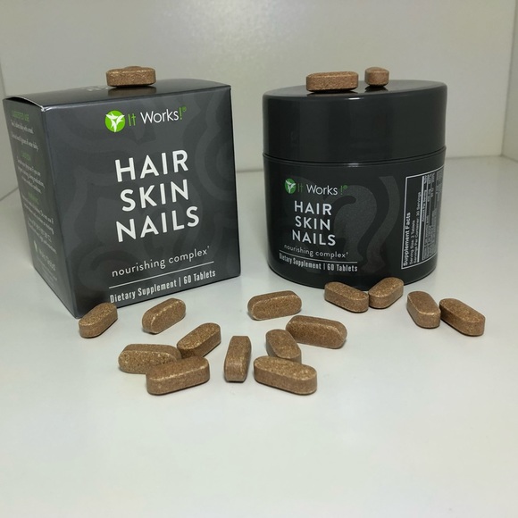 It Works! Hair 💇🏻‍♀️ Skin💆🏻‍♀️ Nails💅🏼 - Picture 1 of 4